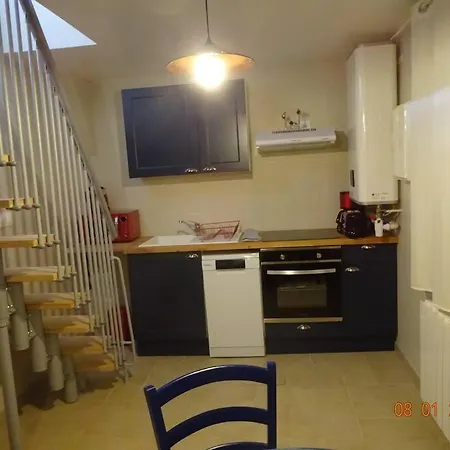 Le Fournil De Terrisse بيت للعطل